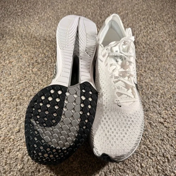 Nike ZoomX Vaporfly 3 White Particle Grey Flyknit Women's 8. Perfect condition! - Picture 8 of 9